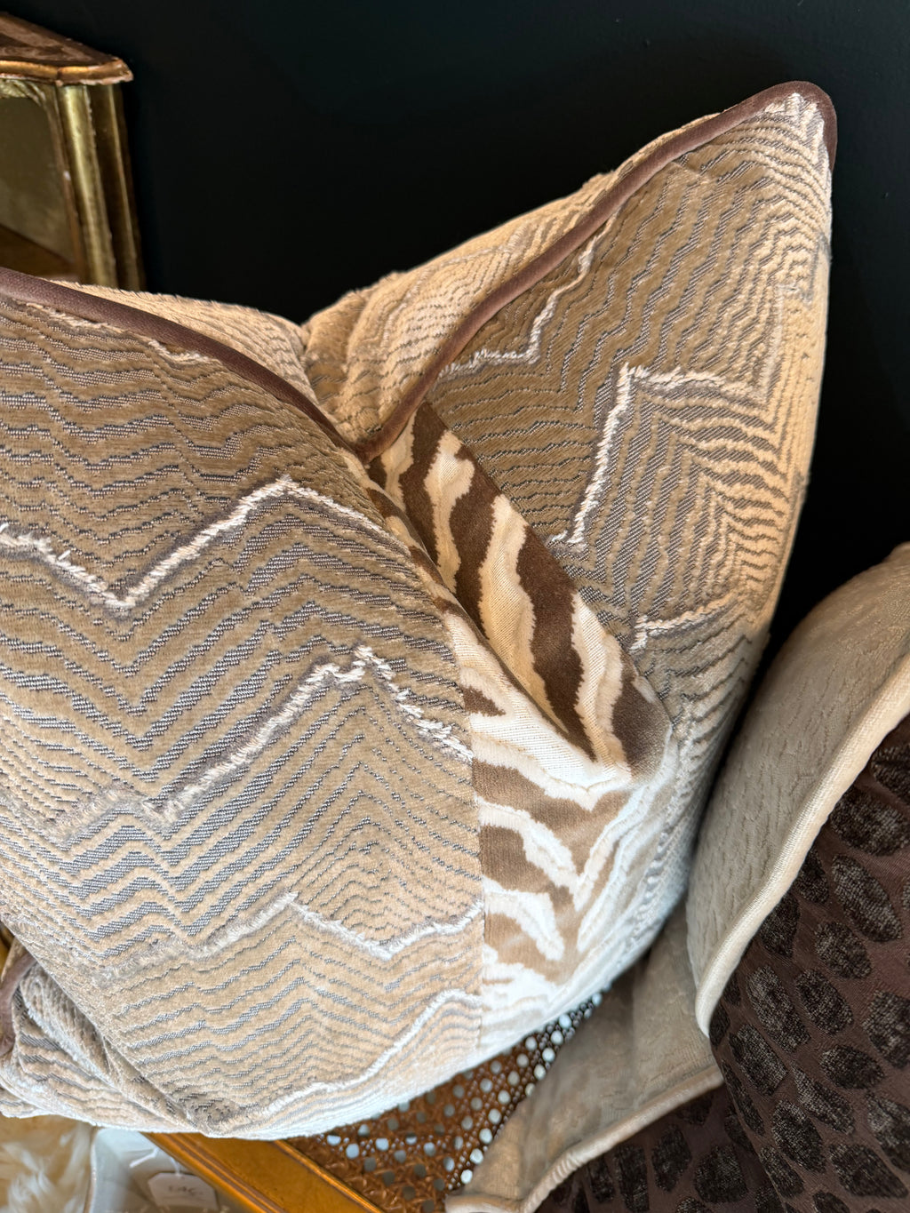 Montagne Argent Pillow 24"